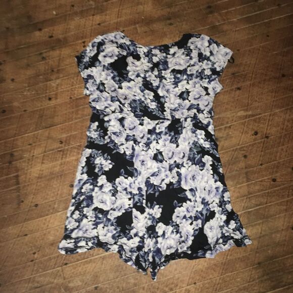 Minkpink rose black & white button down romper - Picture 5 of 5